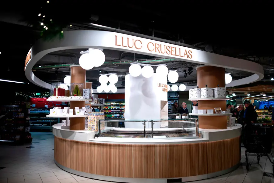 Lluc Crusellas abre un establecimiento chocolatero-pastelero en Andorra