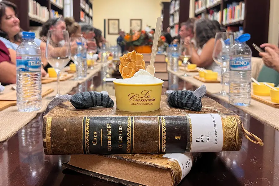 Carlo Guerriero crea helados de queso por el Día Internacional de la Biblioteca