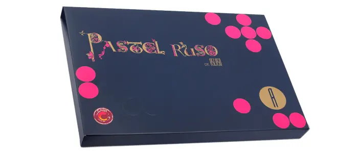 Ascaso cambia el packaging de su pastel ruso en su 130 aniversario