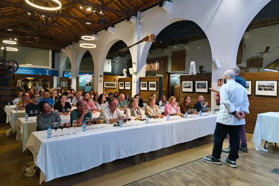 Carlo Guerriero profundiza en las relaciones entre el helado y el vino en una cata