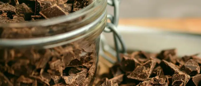 Un chocolate con leche más saludable y sostenible gracias a la piel de cacahuete