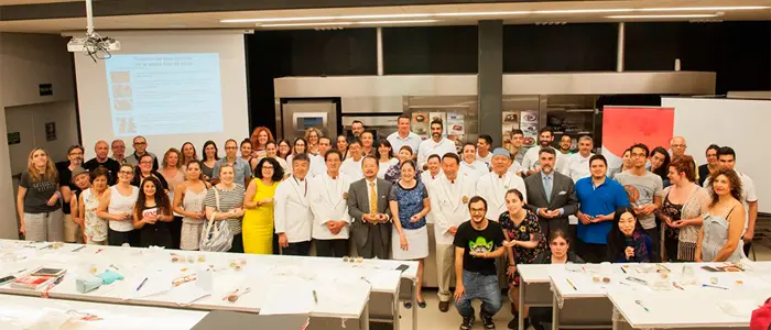 Pasteleros japoneses desgranan el wagashi en la EPGB y Aula Ochiai