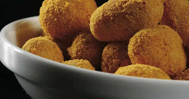 Crackins de cacahuete al curry indio, de Martín Lippo