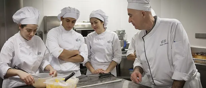 Íñigo Murua: “Es imprescindible dominar a fondo las bases de la pastelería”