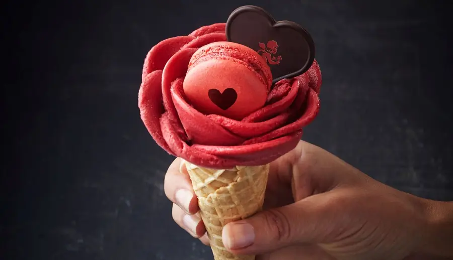 Amorino reivindica su flor de helado en San Valentín