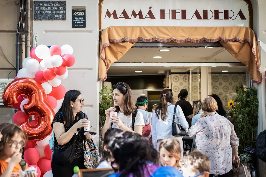 Emoción y alegría en la celebración del tercer aniversario de Mamá Heladera