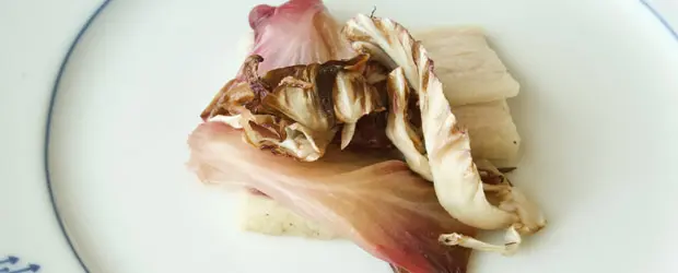 Panceta de cerdo hervida, radicchio agridulce y regaliz, de Antonia Klugmann