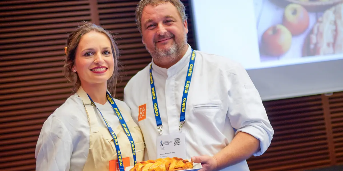 Pastelería Daza gana el concurso Mejor Tarta de Manzana con una propuesta clásica