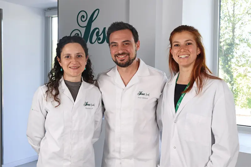 Oscar Albiñana junto a Mariona Cot y Berta Baraldés del departamento de I+D de Sosa Ingredients