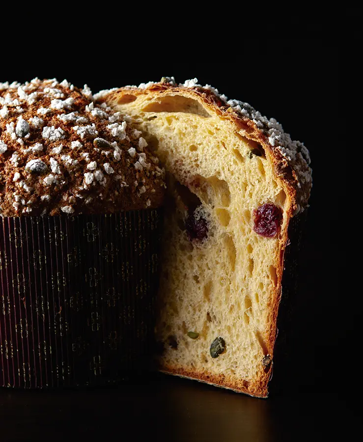 Panettone de pistacho y cerezas semiconfitadas