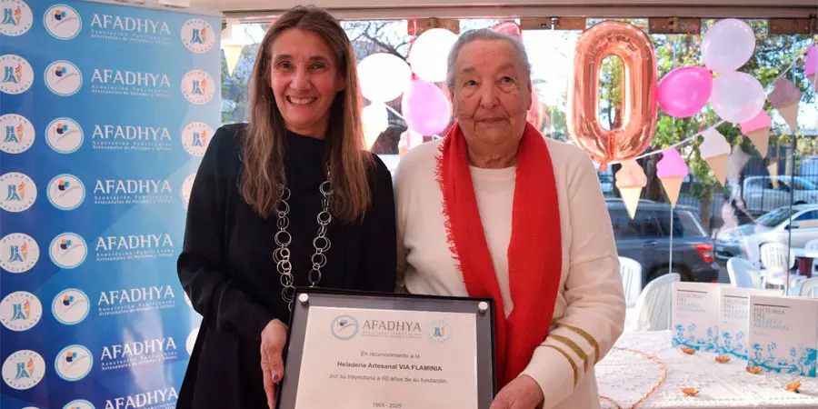 Via Flaminia cumple 60 años: la heladería argentina homenajeada por AFADHYA y creadora del cucurucho bañado más largo