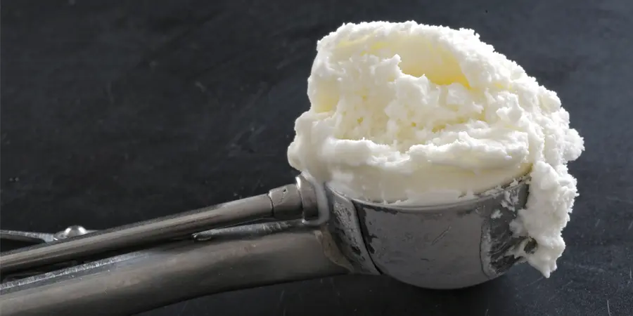 Cómo combinar emulsionantes y estabilizantes para conseguir el helado perfecto, según Lluís Ribas