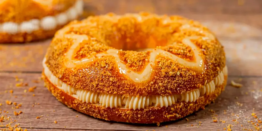 Se buscan las mejores Coronas de la Almudena de nata, crema y trufa
