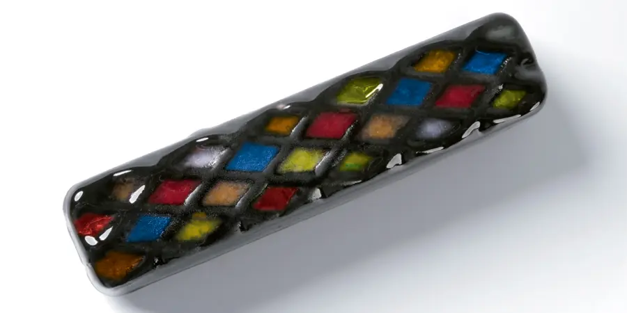 Imagen de Turrón Z-Taste con helados de vainilla y chocolate, regaliz y glaseado a pistola