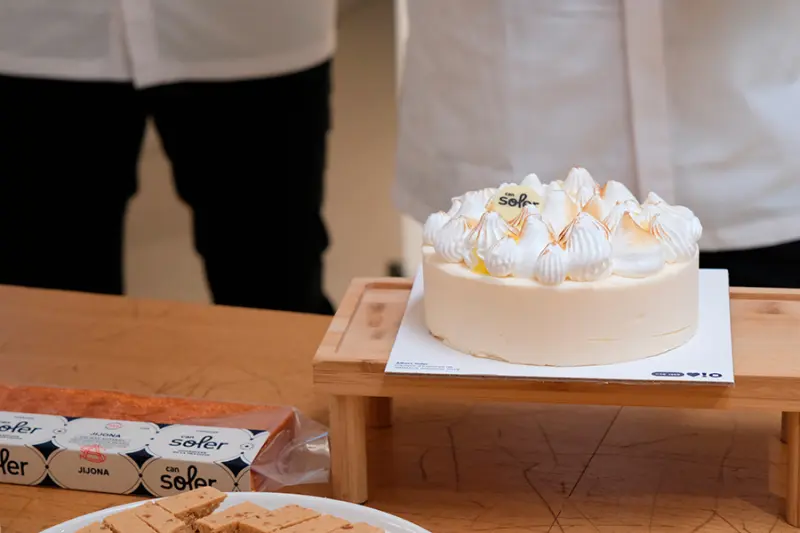 Tartas heladas y turrones que también formaron parte de la degustación