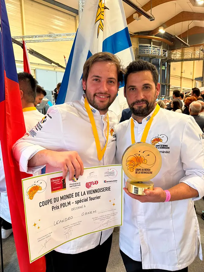 El español David Hernández ejerció como coach del candidato uruguayo Leandro Gannem