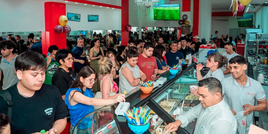 Miles de asistentes, nuevo sabor y mapping en la Noche de las Heladerías de Argentina