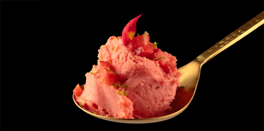 Imagen de Cremela rompe con el monosabor: 3 maridajes heladeros con rosas, mango y matcha