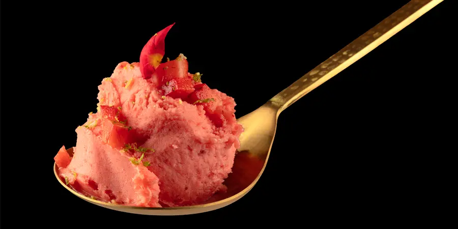 Imagen de Cremela rompe con el monosabor: 3 maridajes heladeros con rosas, mango y matcha