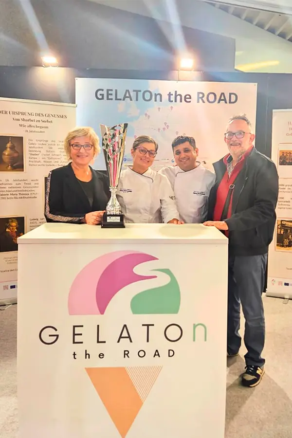 Gelats i Torrons Xixona de Reus, celebrando la victoria en el premio Sustainable Coops