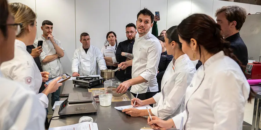 Forcone, Guarro y Bernal en el Máster de Chocolate de la EPGB