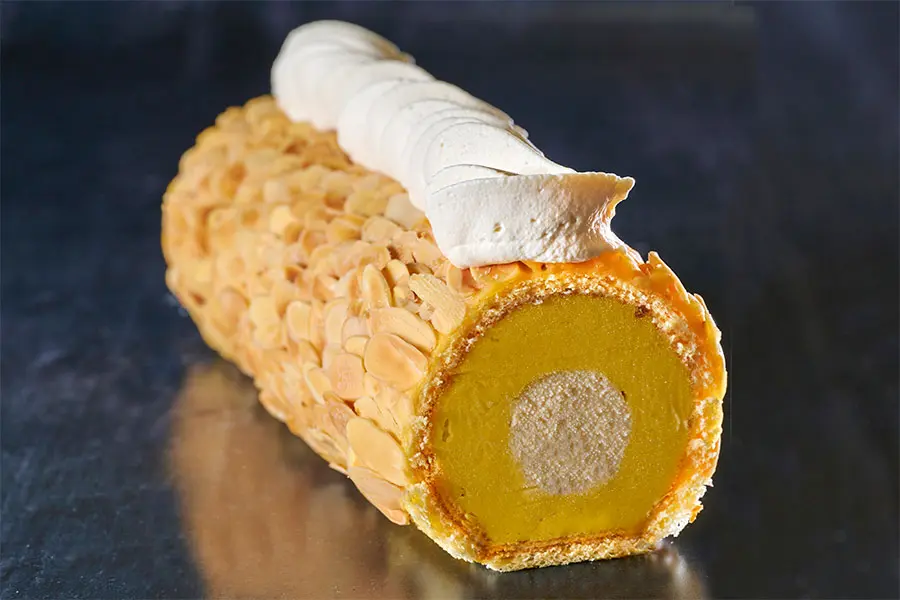 Imagen de Tronco helado de mango, té negro con rosas y almendra