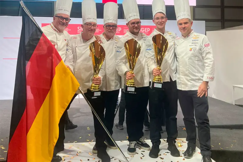 Marco con el equipo alemán, ganador de la última eliminatoria europea de la Copa del Mundo