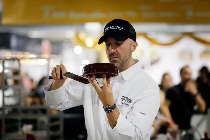 Pachi Larrea ganó la primera edición del Premio Internacional de Alta Pastelería a la Mejor Tarta Chocolate del Mundo