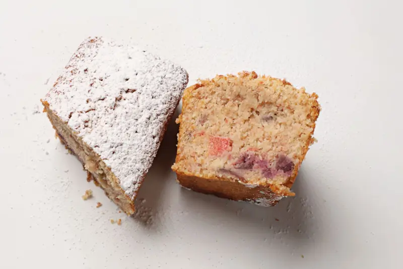Panqué de guayaba y camote morado