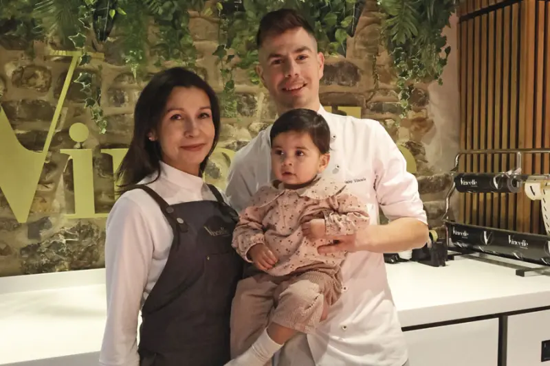 Jairo Vincelle con su mujer Mayer Zelaya y su hija