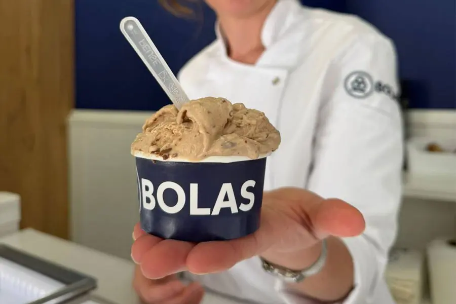 Bolas versiona en helado el popular Domicao de Domi Vélez