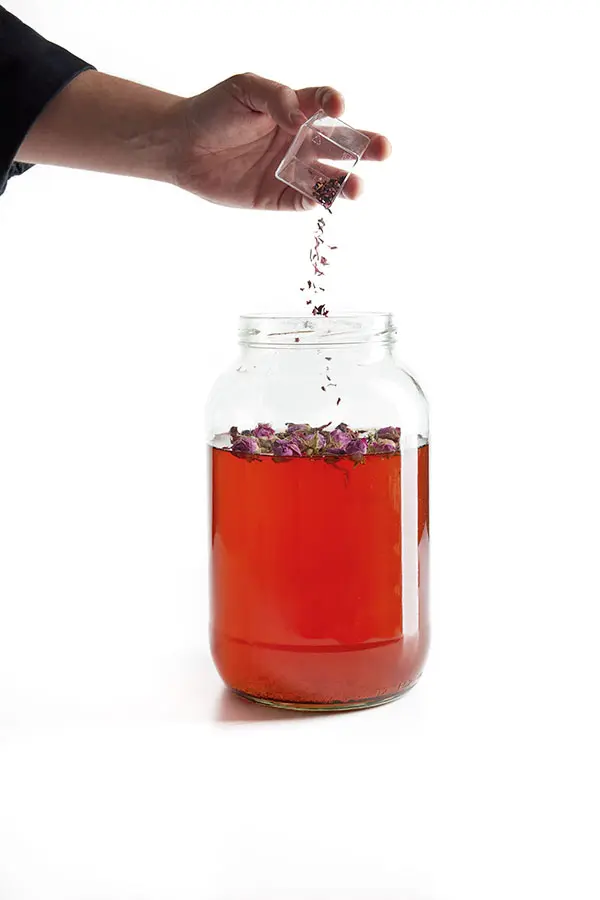 Kombucha de hibisco y rosas