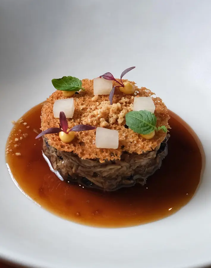 Fricandó de atún y trompetas de la muerte