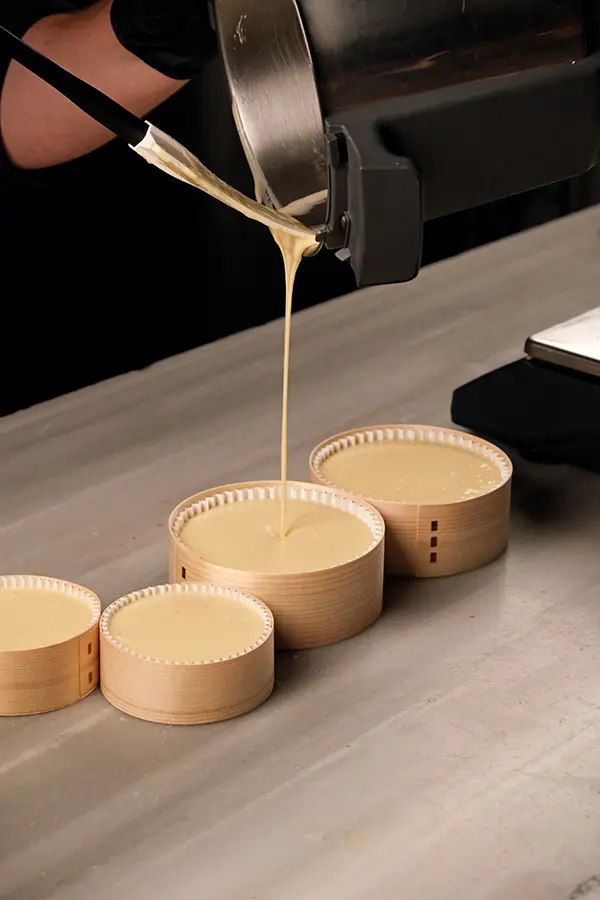 Packagings de madera de distintos tamaños de Alex Lera