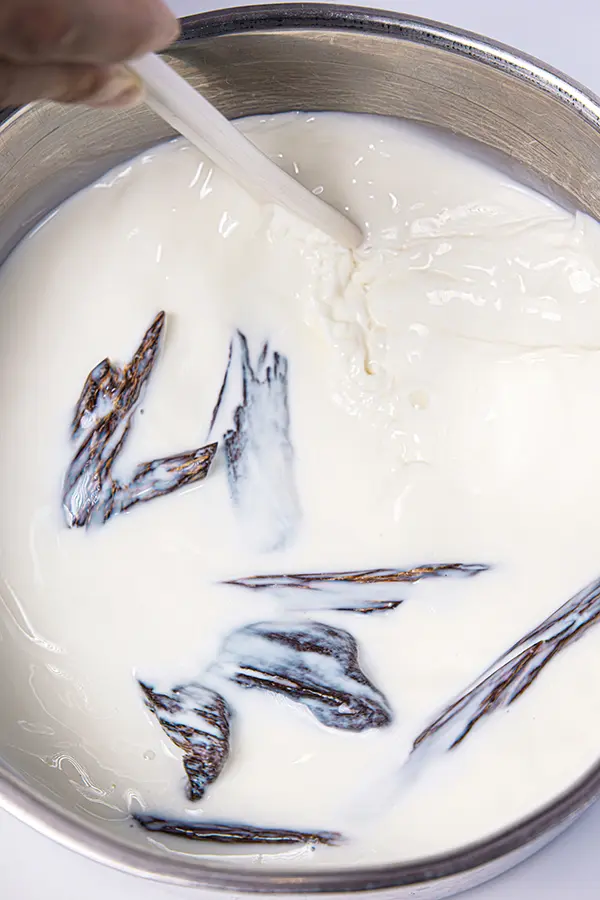 Leche infusionada con madera de agar
