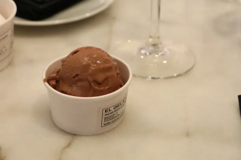 Helado de chocolate 57% Madagascar con leche de oveja