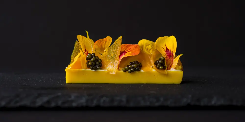 Imagen de Samuráis, alquimia y flores: un viaje por la pastelería y heladería creativa de Roberto Cortez 