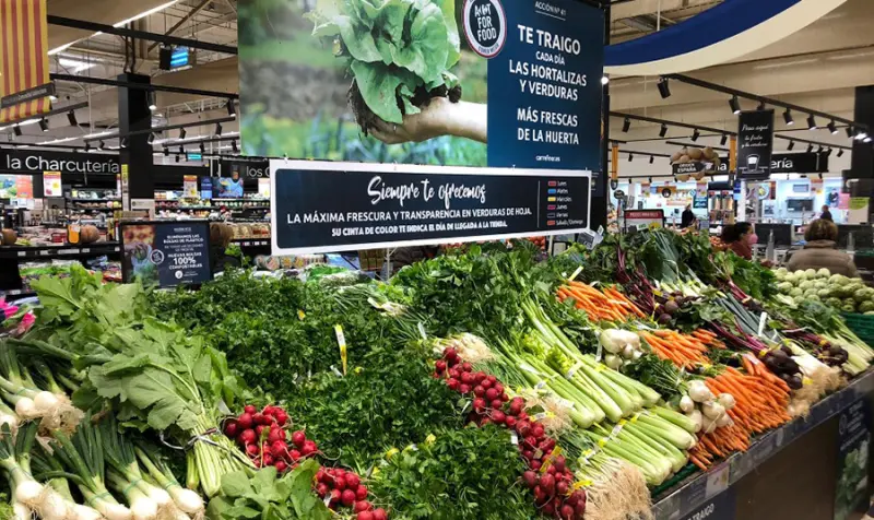 Hortalizas y verduras en un supermercado
