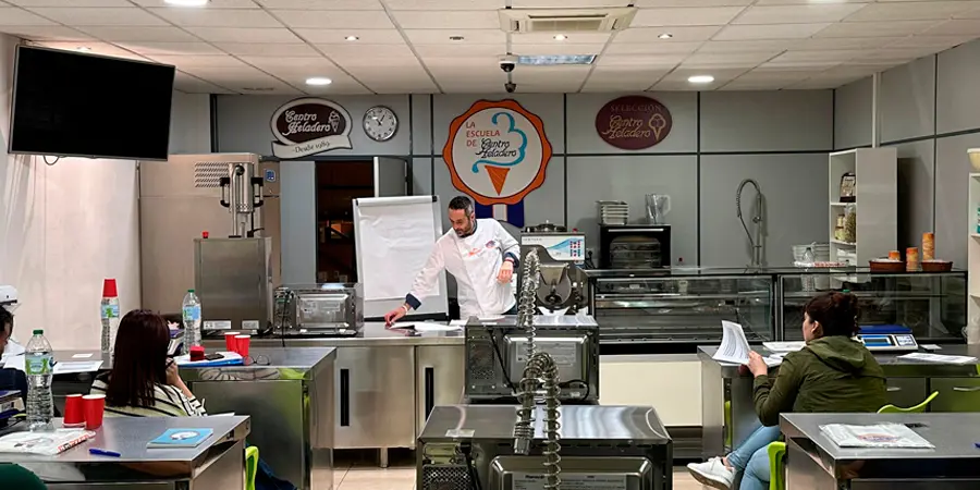 Vuelve a Málaga el curso de iniciación a la heladería de Massimo Pozzi