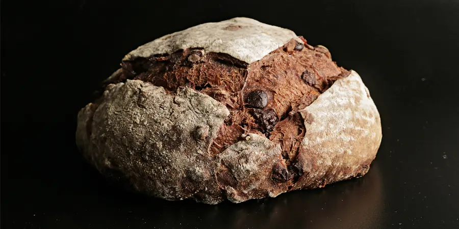Pan de cacao, chocolate, nueces y naranja confitada de Manín