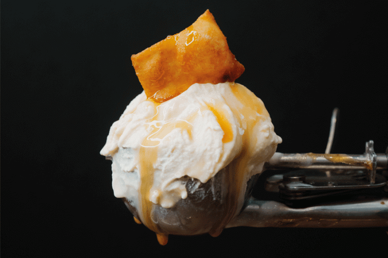 Helado de chancaca con tawa tawas