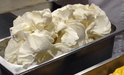 Cubeta de helado de vainilla Bourbon.