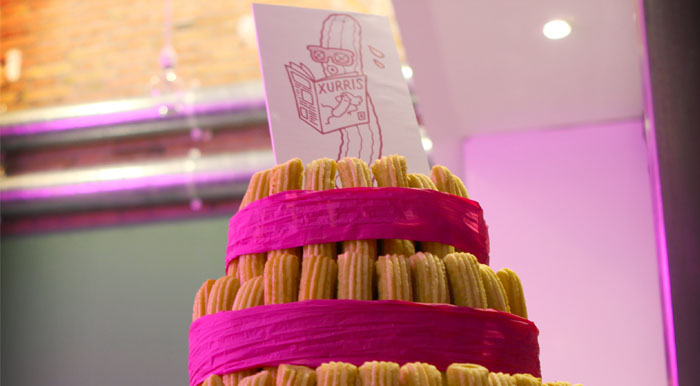 Pastel de churros expuesto