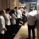 En el backstage, los concursantes recibiendo instrucciones del jurado antes de empezar (foto Ramon Morató)