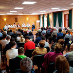 público en charla de Granada Origen en Pinos Puente