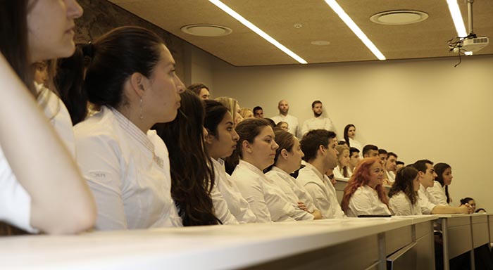 una vista del Aula Magna durante el acto de clausura