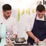 El equipo de pasteleria del restaurante Disfrutar en directo