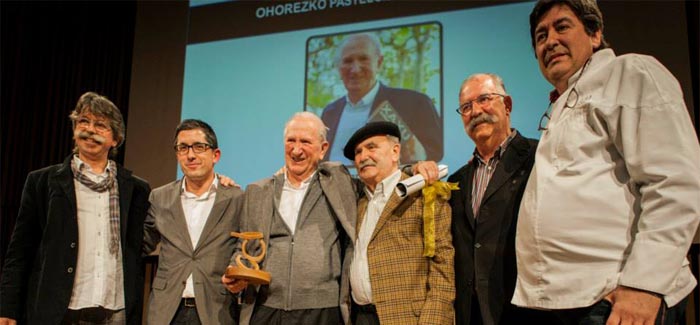 José Mari Gorrotxategi en la entrega del galardón al Maestro Pastelero de Honor del BCC