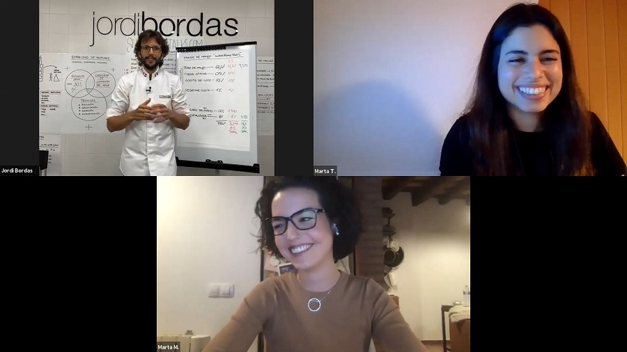 Un momento de las conferencias con Jordi Bordas y las dos Martas