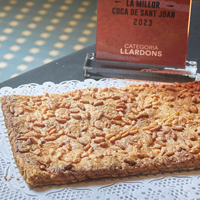 Coca de Llardons de Forn i Pastisseria El Racó